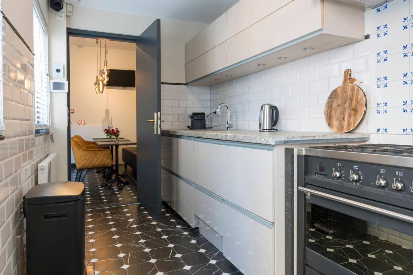 Cozy Suite With New Shower Near Popodium 013 Tilburg Bagian luar foto